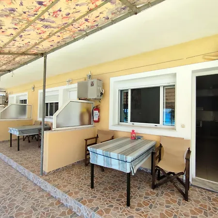 Rosa's Apartment Lourdata (Kefalonia)